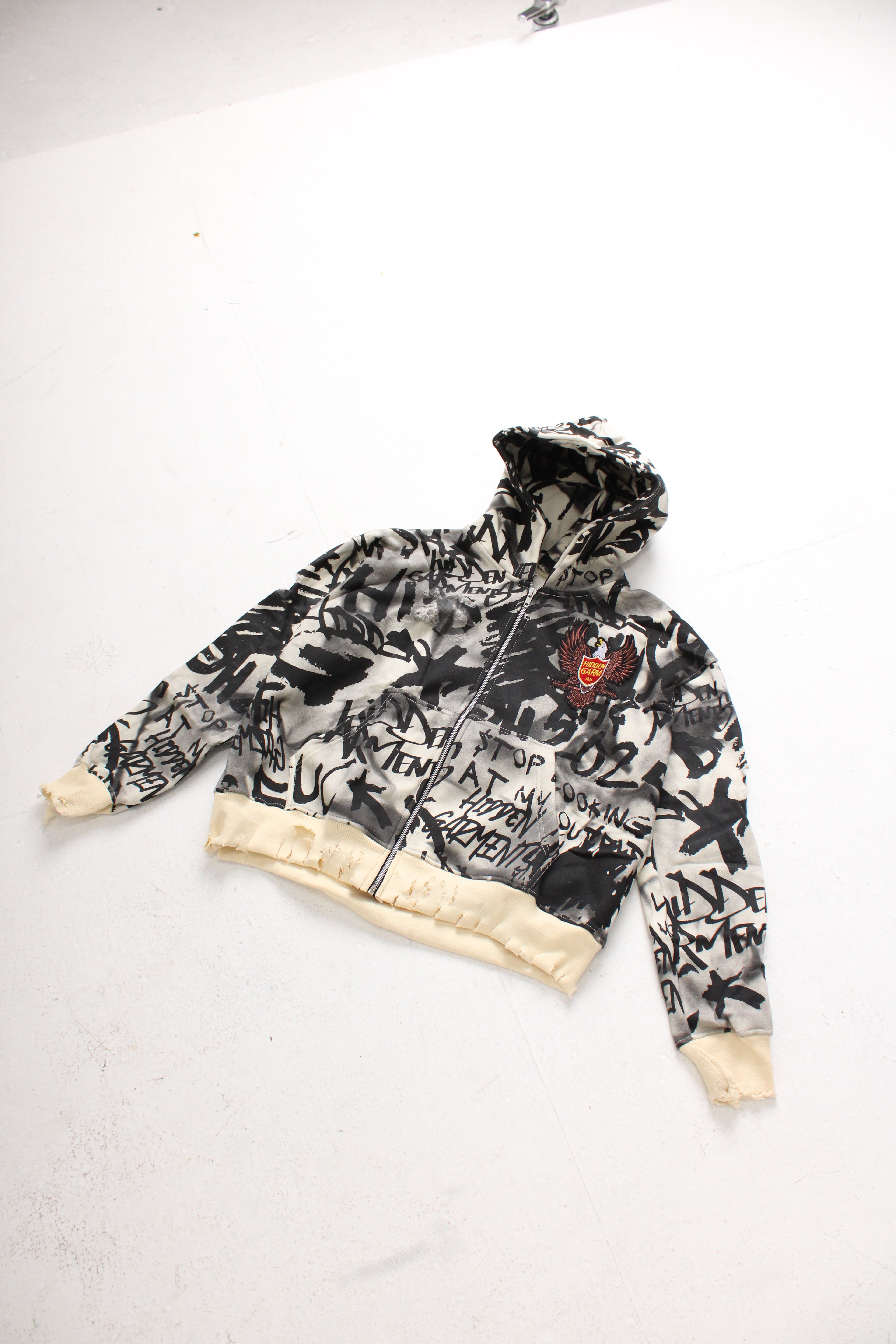 Graffiti Jacket (OFF WHITE)
