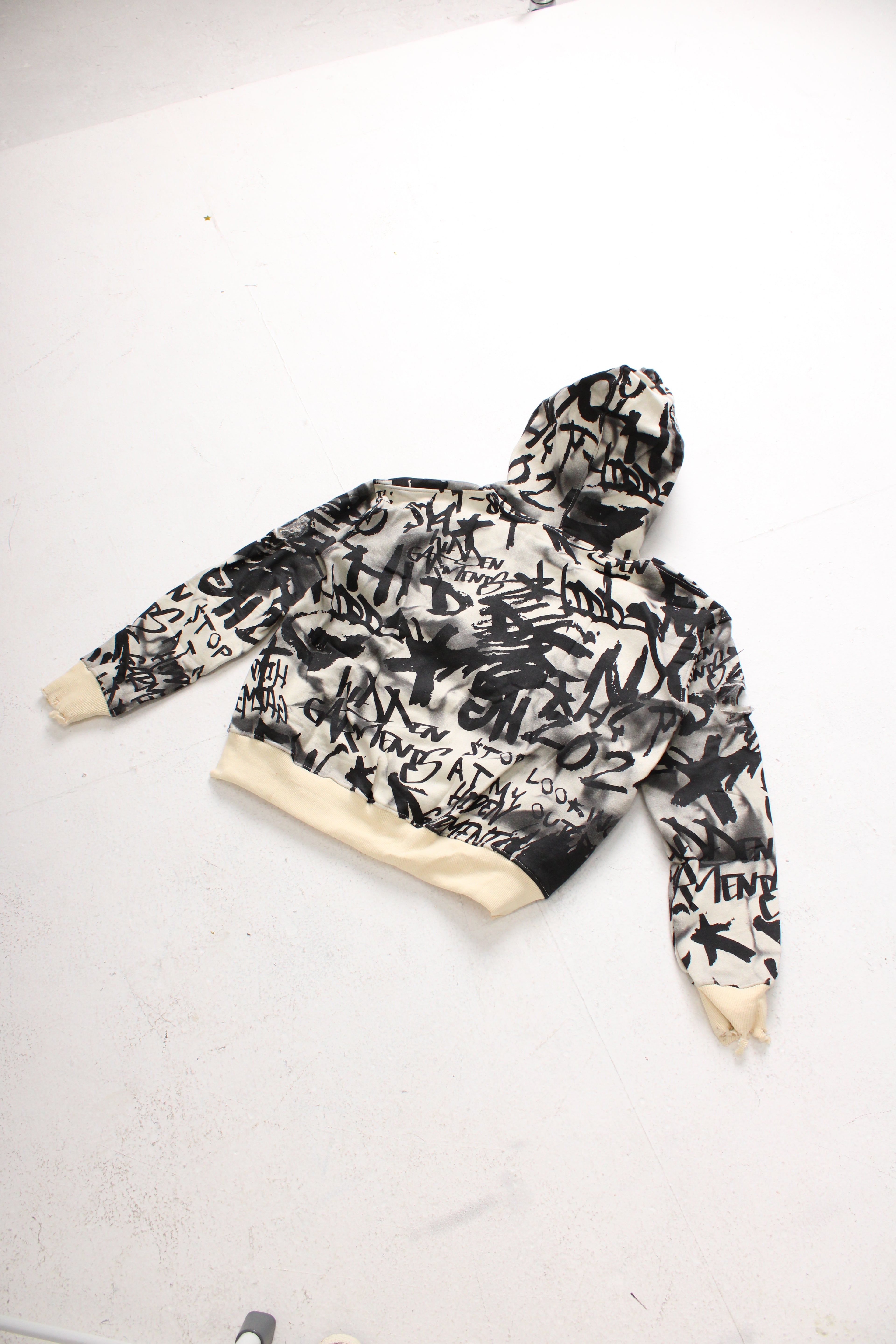 Graffiti Jacket (OFF WHITE)